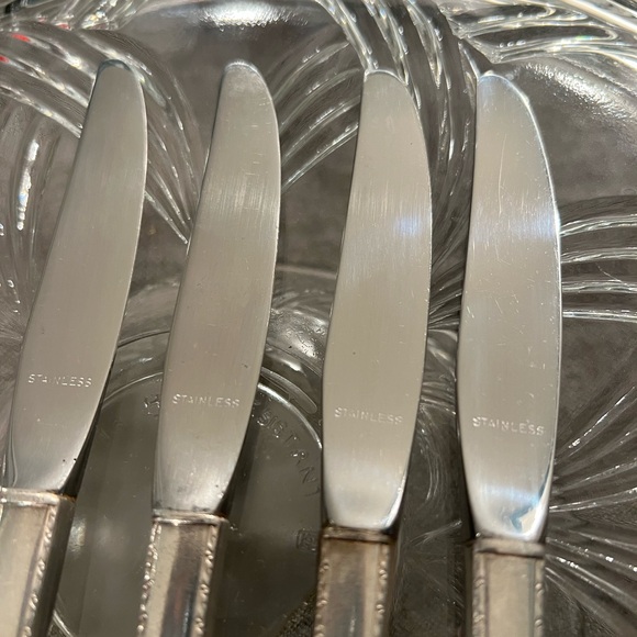Silver Plated Oneida Prestige Knives set of 4 | Vintage Mid-Century Silverware - Picture 4 of 4